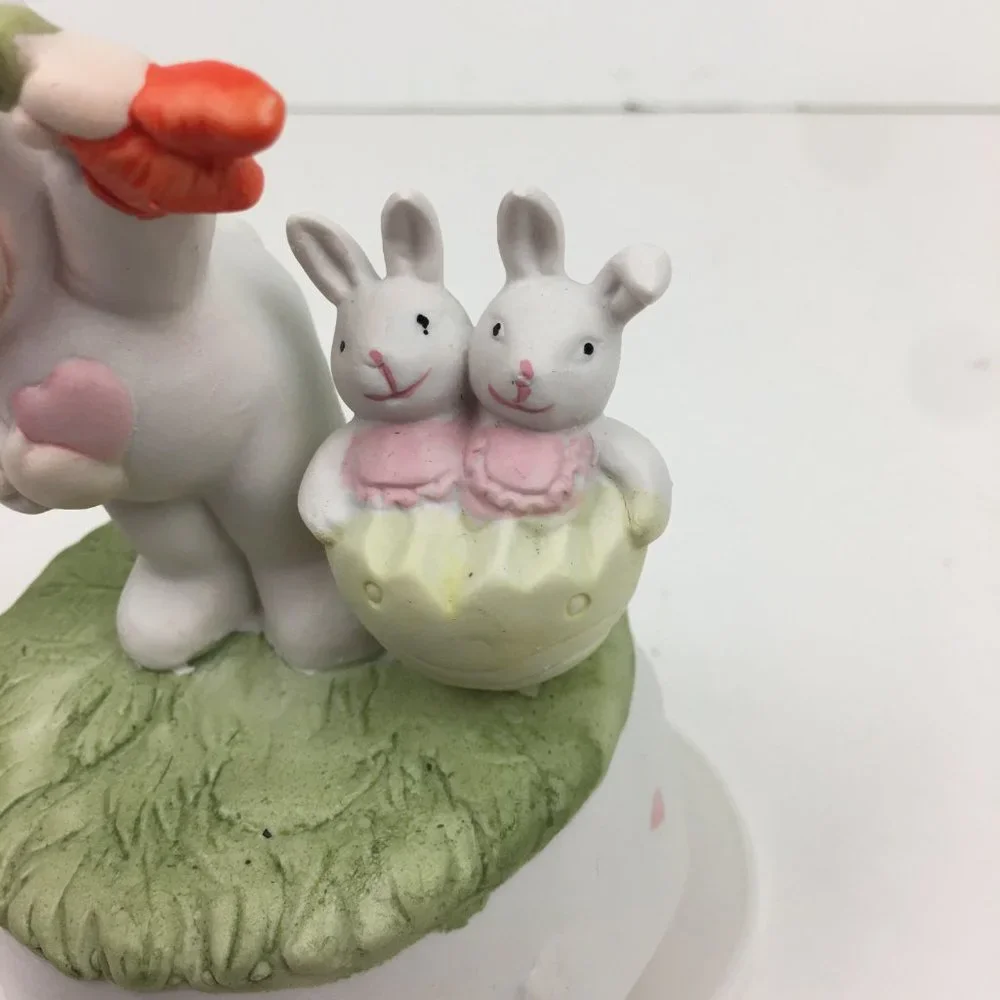Vtg Easter‎ Bunny Rabbit Holiday Figurine Musical Revolving Child Pastel Colors